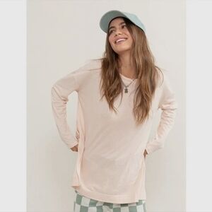 🆕🤍 BLUSH LONG SLEEVE WITH SIDE SLITS